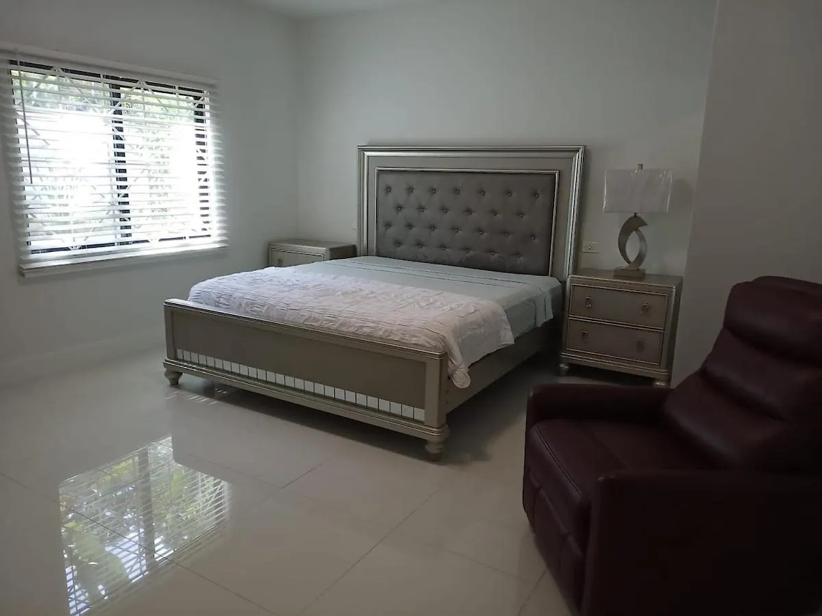 בית נופש פאלמאות' Sky Haven Retreat- 2Br Rooftop Pool, Stunning Views & Free Airport Pickup ג'מייקה