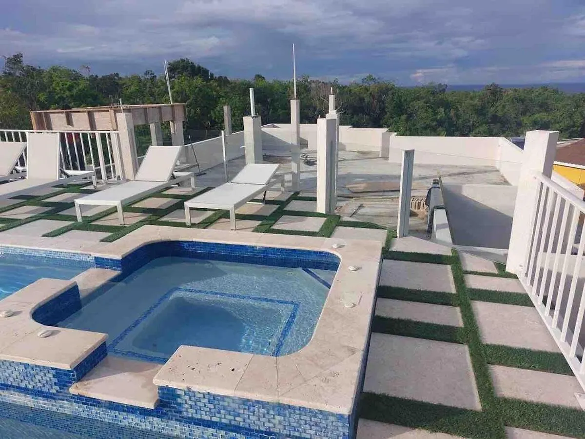 פאלמאות' Sky Haven Retreat- 2Br Rooftop Pool, Stunning Views & Free Airport Pickup