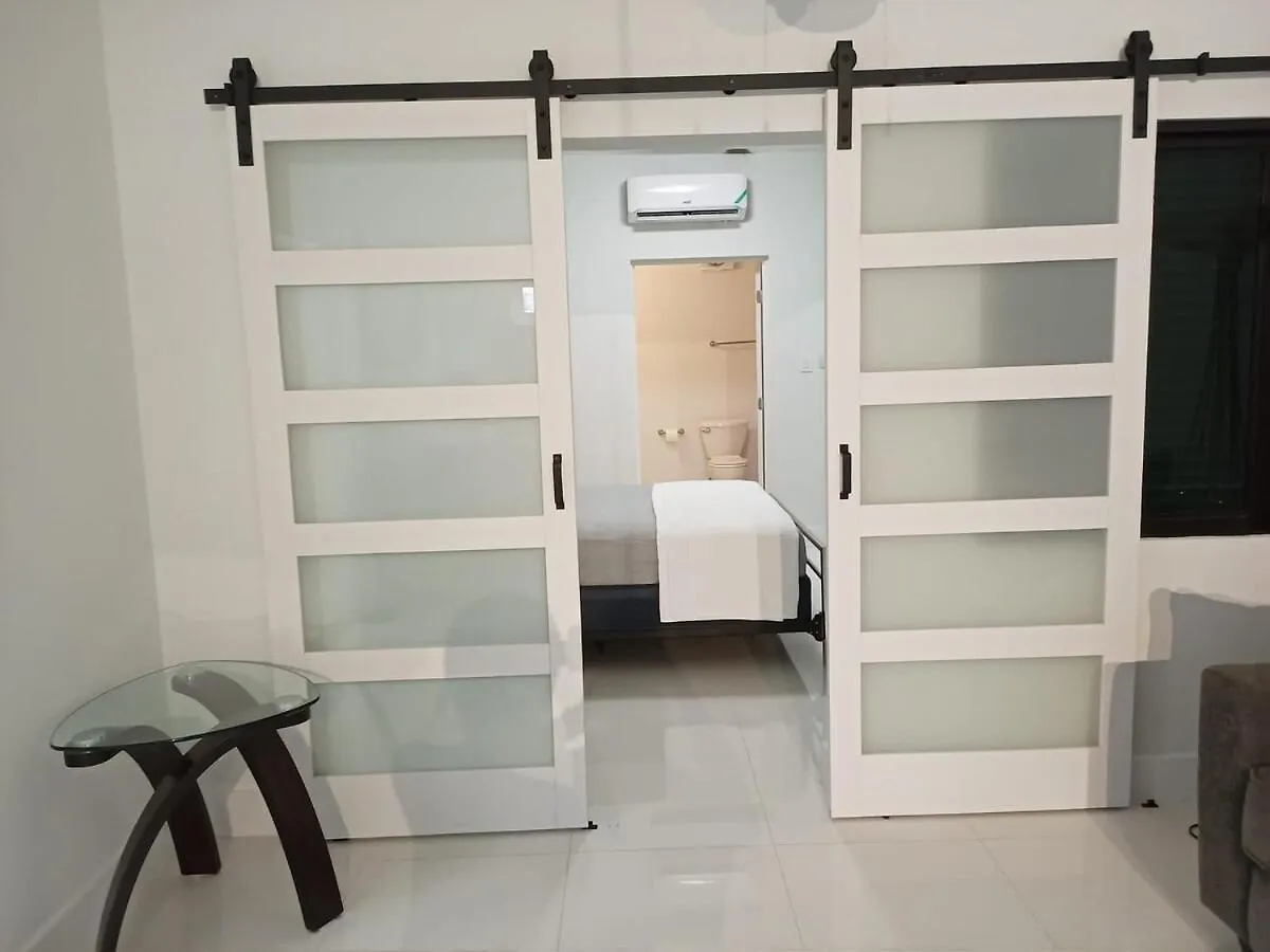 פאלמאות' Sky Haven Retreat- 2Br Rooftop Pool, Stunning Views & Free Airport Pickup ג'מייקה