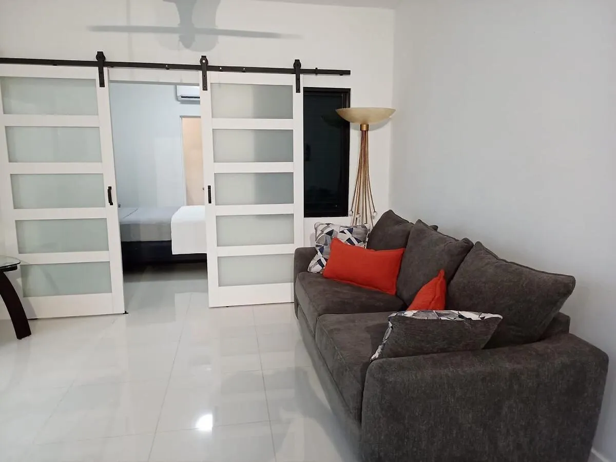 פאלמאות' Sky Haven Retreat- 2Br Rooftop Pool, Stunning Views & Free Airport Pickup ג'מייקה