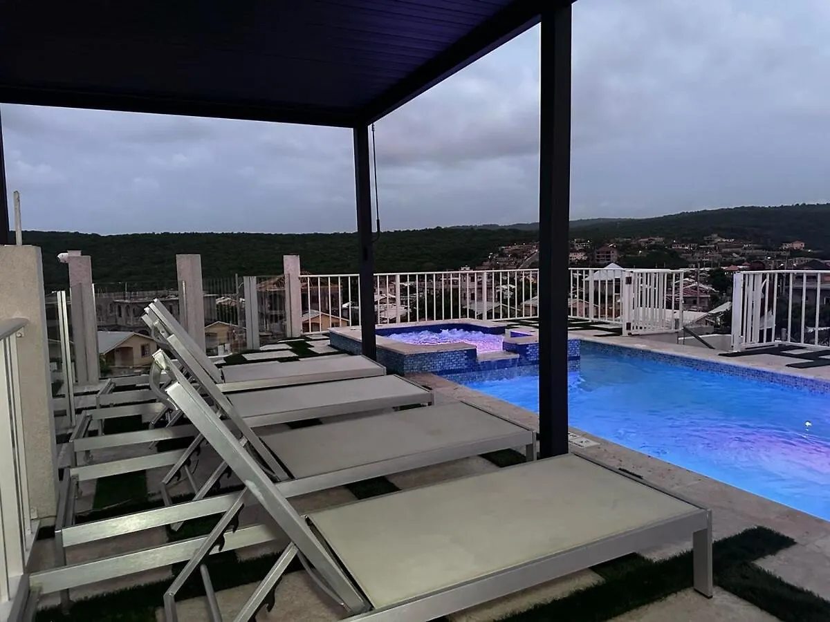 בית נופש פאלמאות' Sky Haven Retreat- 2Br Rooftop Pool, Stunning Views & Free Airport Pickup