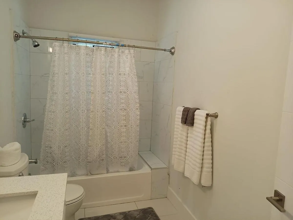 בית נופש פאלמאות' Sky Haven Retreat- 2Br Rooftop Pool, Stunning Views & Free Airport Pickup ג'מייקה