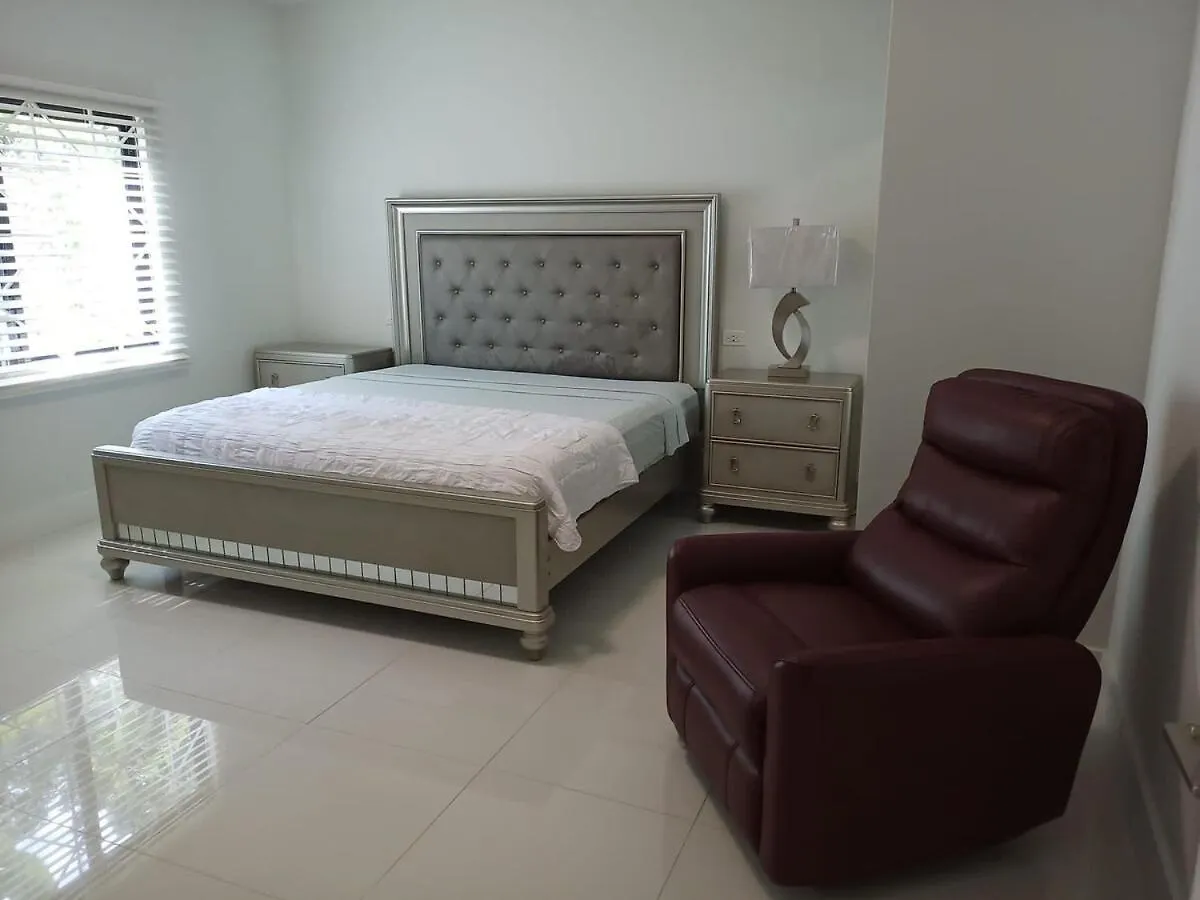 פאלמאות' Sky Haven Retreat- 2Br Rooftop Pool, Stunning Views & Free Airport Pickup