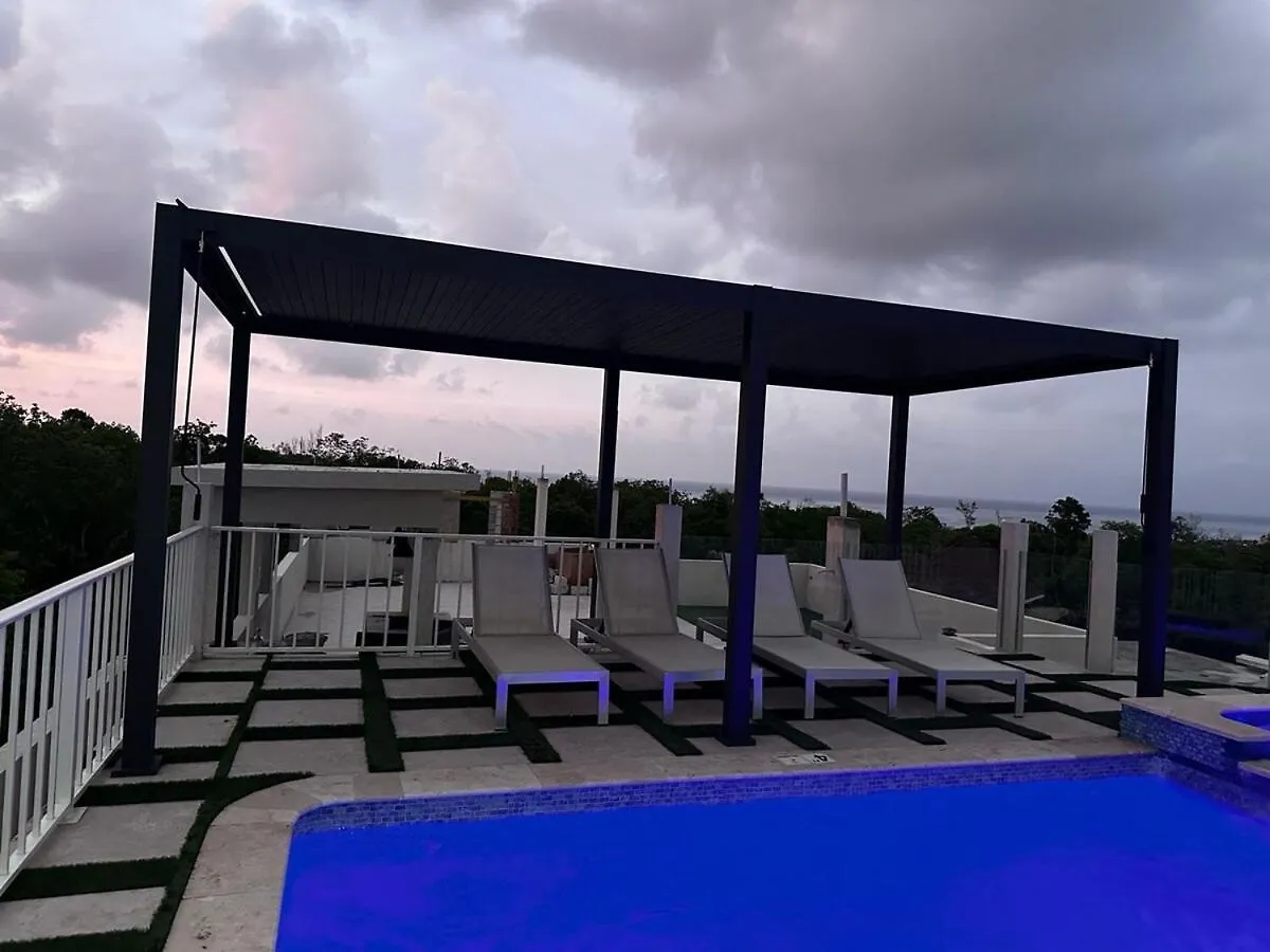 פאלמאות' Sky Haven Retreat- 2Br Rooftop Pool, Stunning Views & Free Airport Pickup בית נופש