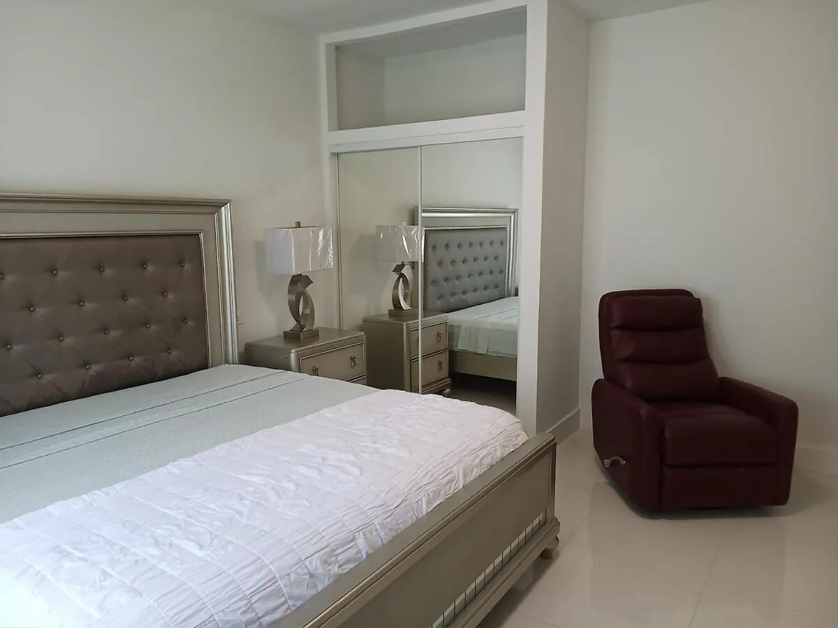 בית נופש פאלמאות' Sky Haven Retreat- 2Br Rooftop Pool, Stunning Views & Free Airport Pickup