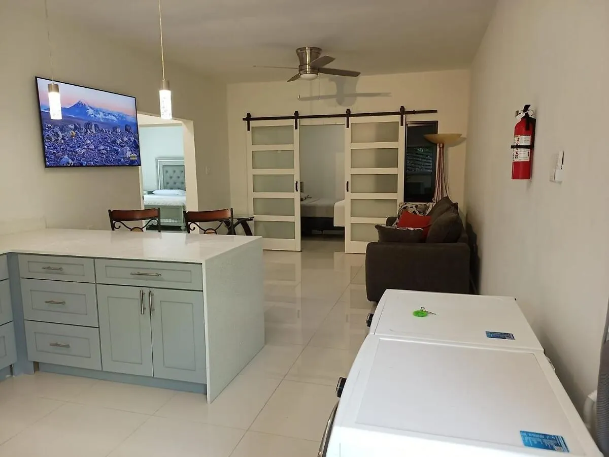 בית נופש פאלמאות' Sky Haven Retreat- 2Br Rooftop Pool, Stunning Views & Free Airport Pickup