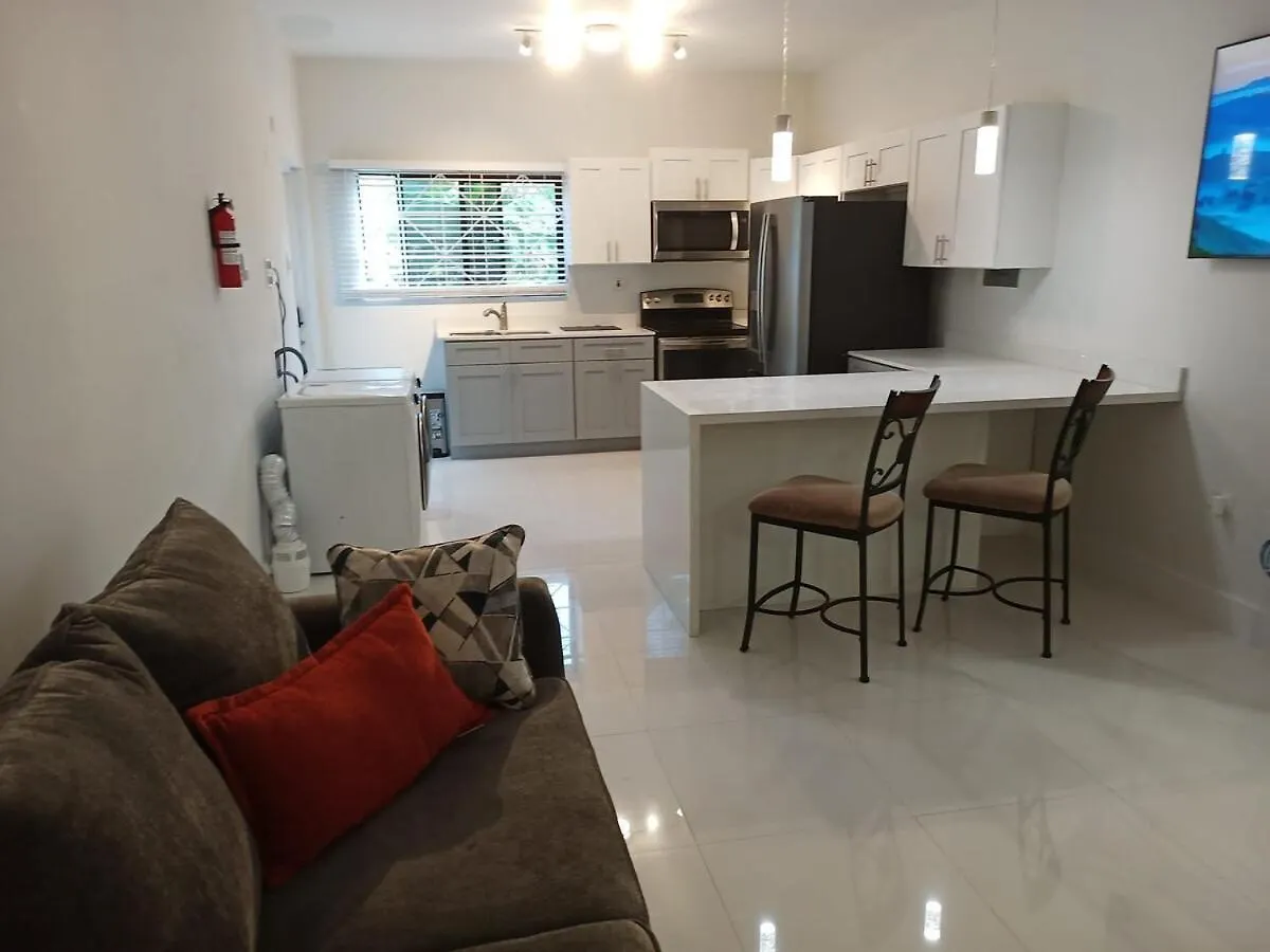 פאלמאות' Sky Haven Retreat- 2Br Rooftop Pool, Stunning Views & Free Airport Pickup ג'מייקה