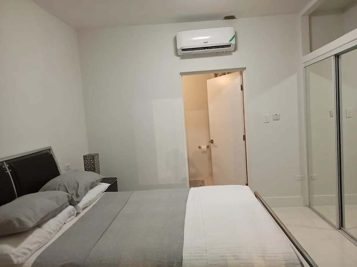 פאלמאות' Sky Haven Retreat- 2Br Rooftop Pool, Stunning Views & Free Airport Pickup בית נופש